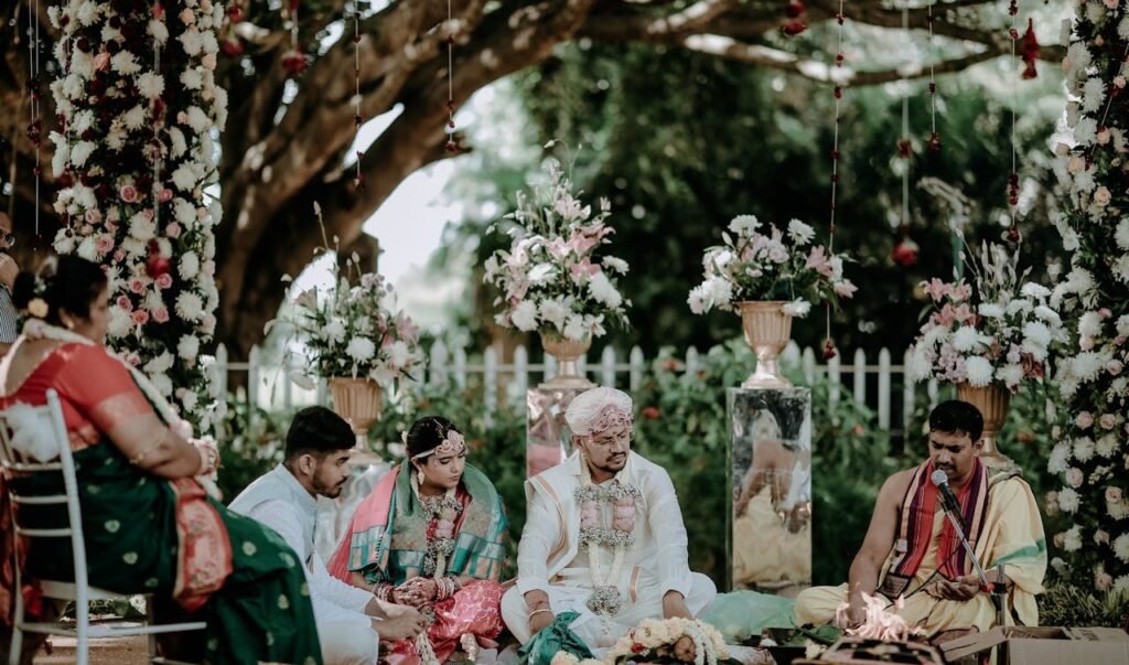 how to save money in wedding